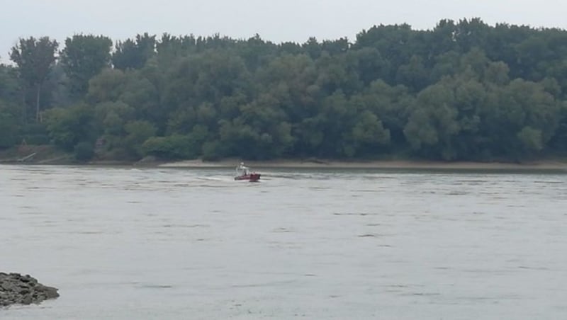 Die Donau musste in dem Abschnitt nach Vermissten abgesucht werden. (Bild: Einsatzdoku.at)