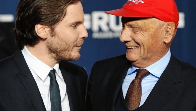 Daniel Brühl und Niki Lauda (Bild: EPA)