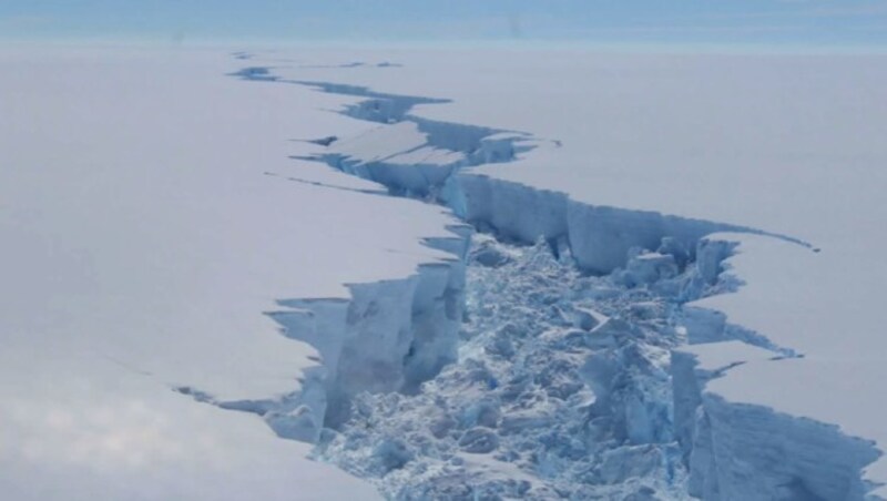 2017 war der Rieseneisberg mit Namen A68 vom sogenannten Larsen Ice Shelf abgebrochen. (Bild: AFP)