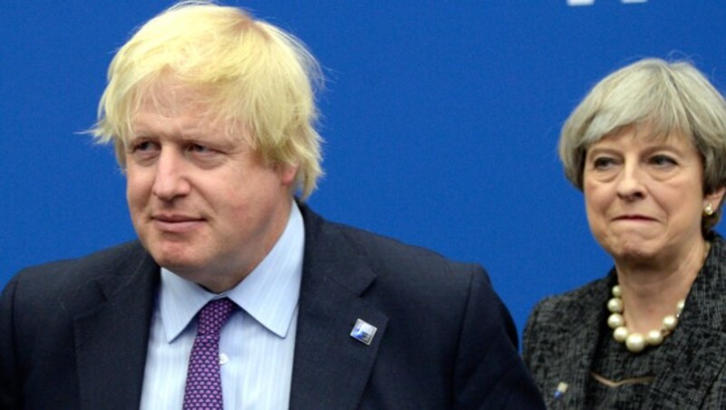 Boris Johnson mit der britischen Premierministerin Theresa May (Bild: AFP)