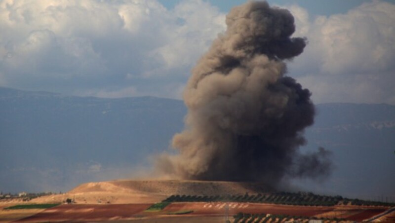 Der Ort Kafr Ain in der Provinz Idlib nach dem mutmaßlichen Angriff der russischen Luftwaffe
 (Bild: AFP )