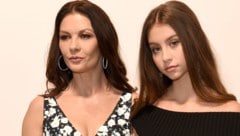 Catherine Zeta-Jones mit Tochter Carys Zeta Douglas (Bild: 2018 Getty Images)