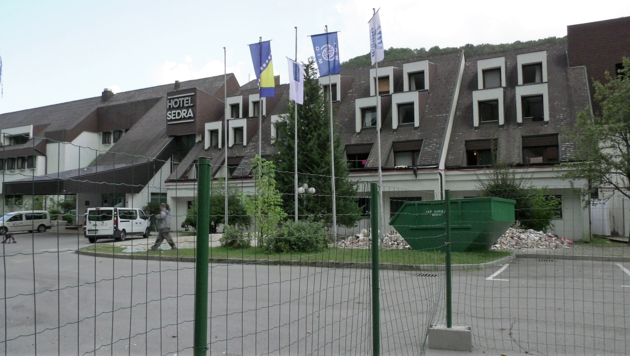 Das Hotel Sedra in Bosnien war vor Jahren ein Luxusressort. (Bild: krone.tv)