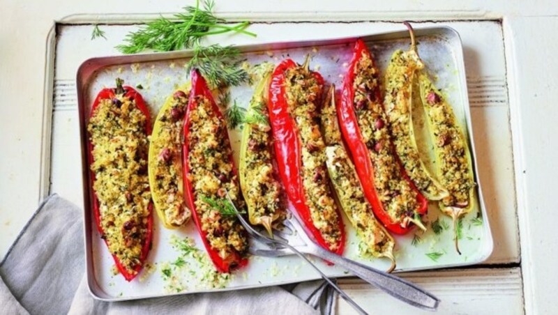 Paprika mit Couscous und Feta aus 1 Blech- 50 Rezepte (Bild: Klaus Arras)