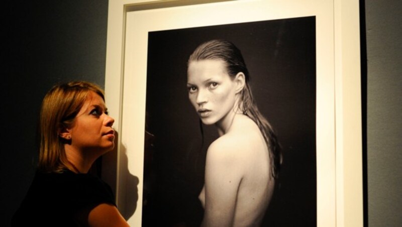 Eines der Bilder, die Mario Sorrenti von Kate Moss für die Calvin-Klein-Obsession-Kampagne fotografiert hat, bei einer Versteigerung. (Bild: www.PPS.at)