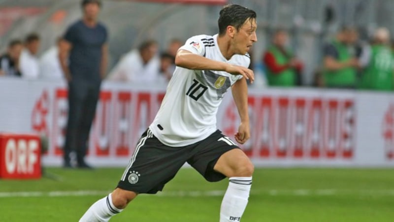 Mesut Özil spielte von 2009 bis 2018 für Deutschlands Nationalteam. (Bild: AP)