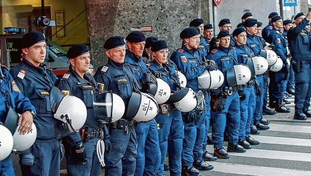 Knapp 1800 Polizisten sind in Salzburg im EU-Einsatz. (Bild: Markus Tschepp)