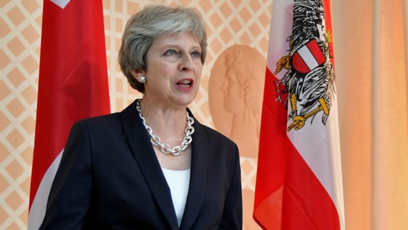 Die britische Premierministerin Theresa May kämpft um ein faires Austrittsabkommen mit der EU und gleichzeitig um ihr Amt. (Bild: APA/Barbara Gindl)