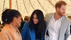 Doria Ragland, Herzogin Meghan und Prinz Harry (Bild: AP)