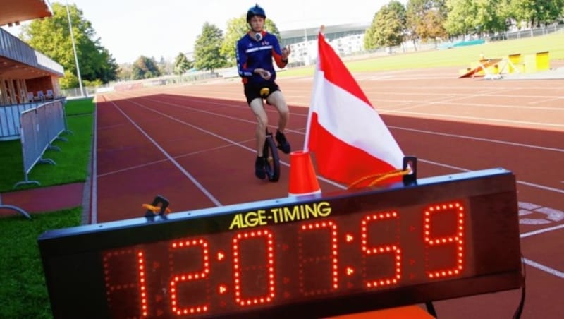 In einer Stunde möchte Jonathan die zehn Kilometer schaffen - die Zeit wird mitgestoppt! (Bild: Rojsek-Wiedergut Uta)