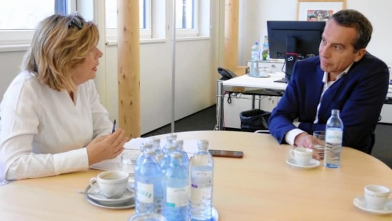 Christian Kern im Gespräch mit Conny Bischofberger (Bild: Zwefo)