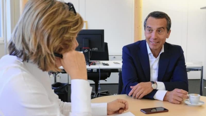 Christian Kern im Gespräch mit Conny Bischofberger (Bild: Zwefo)