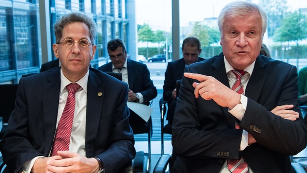 Innenminister Horst Seehofer (rechts) und Hans-Georg Maaßen (Bild: AFP)