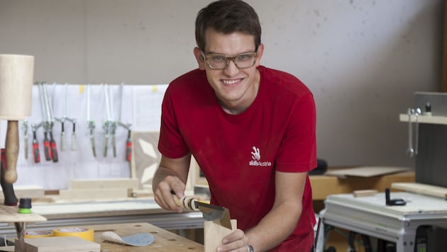 Christian Buchegger aus Vorchdorf ist schon ausgebildeter Tischlerei-Techniker. (Bild: Buchegger)