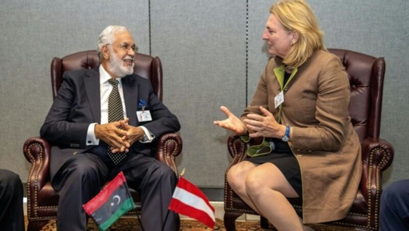 Der Außenminister Libyens Mohamed Siala und Außenministerin Karin Kneissl (Bild: APA/BMEIA/ANGELIKA LAUBER)