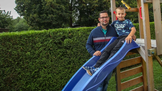 Peter Brückl kann nach seinem Leidensweg wieder mit Sohn Max spielen. (Bild: Pressefoto Scharinger © Daniel Scharinger)