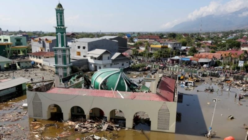 Auch die Moschee in Palu wurde vom Erdbeben und dem darauffolgenden Tsunami schwer beschädigt. (Bild: Copyright 2018 The Associated Press. All rights reserved.)