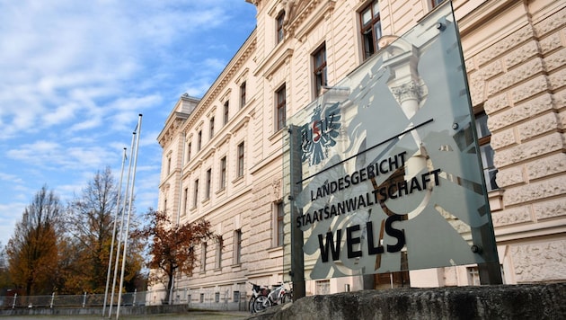 Am Landesgericht Wels fand der Prozess gegen den rabiaten Schuldner statt (Bild: Markus Wenzel)