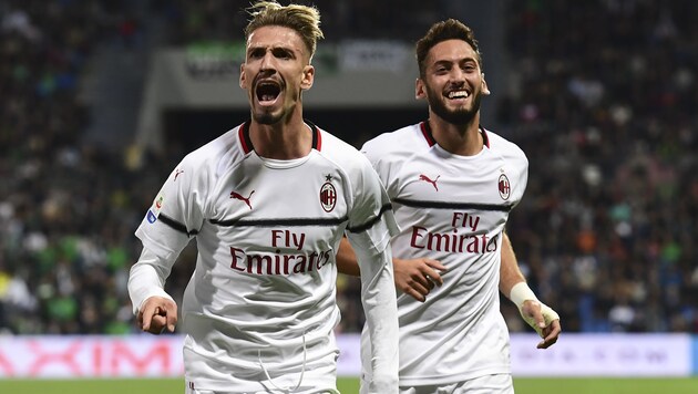 Der Jubel der Milan-Spieler Samuel Castillejo und Hakan Calhanoglu (Bild: AFP)