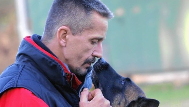 Hundetrainer Georg Sticha vom Rottweilerklub: „Maulkorb überall dort, wo größere Menschenansammlungen anzutreffen sind.“ (Bild: ÖRV-Langenzersdorf)