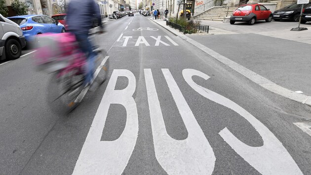 Hier sollen bald auch E-Autos im City-Verkehr schneller vorankommen. (Bild: APA/HANS KLAUS TECHT)