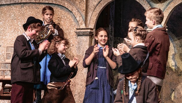 Die Hirtenkinder sind seit 1950 fixer Bestandteil des Adventsingens. Die jungen Talente verzaubern das Publikum mit Musik und Gesang. (Bild: www.neumayr.cc)