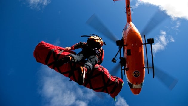Die Rettung kam per Helikopter (Bild: stock.adobe.com)