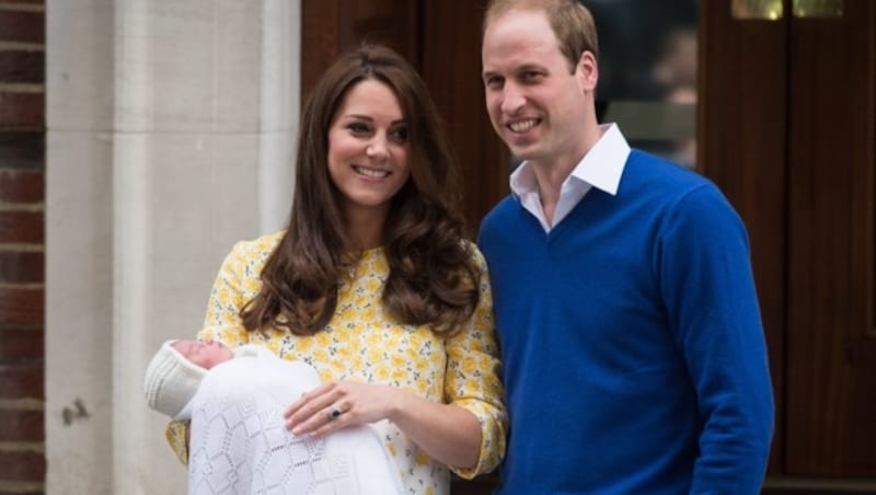 Kate und William nach der Geburt von Töchterl Charlotte (Bild: AFP)