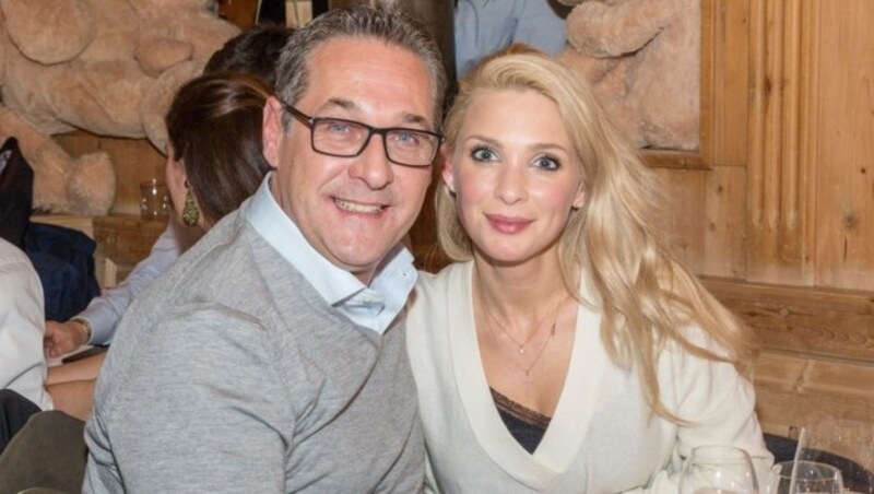 Heinz-Christian Strache mit Ehefrau Philippa (Bild: Roland Mühlanger / picturedesk.com)