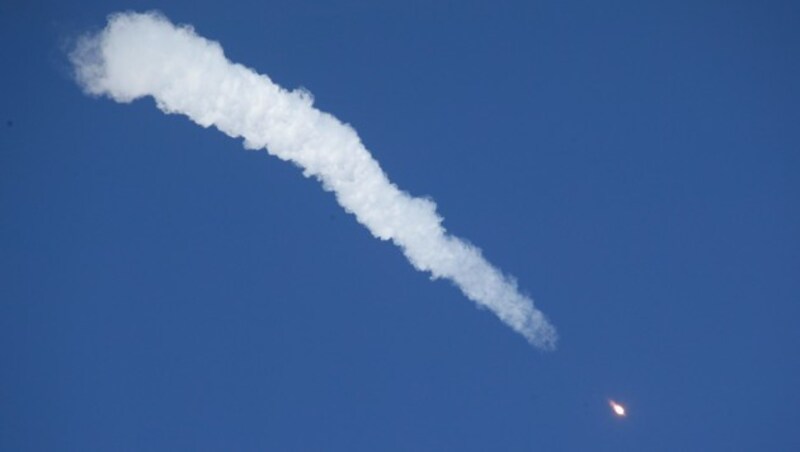 Die Sojus kurz vor dem Abkoppeln der ersten Raketenstufe (Bild: Associated Press)