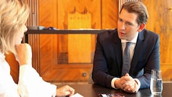 Conny Bischofberger im Gespräch mit dem damaligen Kanzler Sebastian Kurz (Bild: Zwefo)