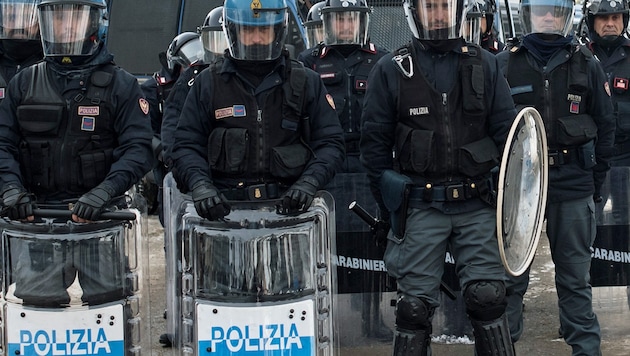 Italienische Polizisten (Bild: AFP)