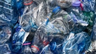 Weiterhin landen viele Einwegflaschen im Müll.