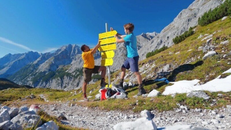 Die Wege-Erhalter haben alle Hände voll zu tun. Dass immer mehr Wanderer unterwegs sind, belastet die alpine Landschaft zusätzlich. (Bild: norbert-freudenthaler.com)