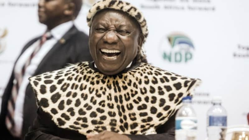 Südafrikas Staatschef Cyril Ramaphosa verdient das 19-Fache eines Normalverdieners seines Landes. (Bild: AFP)