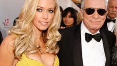 Kendra Wilkinson mit Hugh Hefner (Bild: 2008 Getty Images)