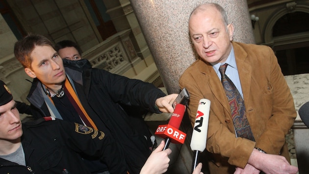 Helmut Osberger bei der Berufungsverhandlung im Jahr 2009 - nun will er erneut gegen das Urteil ankämpfen. (Bild: APA/HERBERT PFARRHOFER)