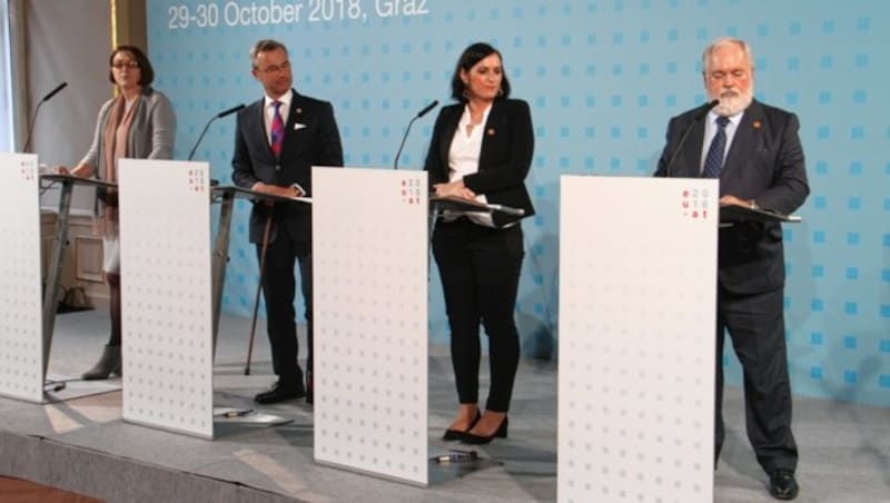 v. li.: Violeta Bulc (EU-Kommissarin für Verkehr), Minister Norbert Hofer (Verkehr), Minister Elisabeth Köstinger (Umwelt) und Miguel Arias Cañete (EU-Kommissar für Klimaschutz) (Bild: Jauschowetz Christian)