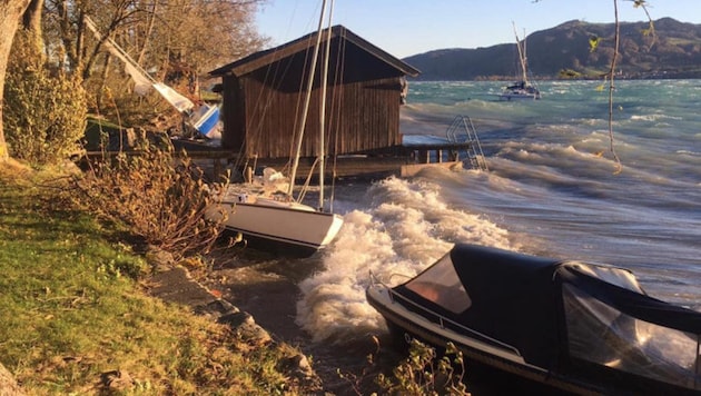 Am Attersee können Stürme binnen weniger Minuten aufkommen und die Wellen peitschen (Bild: Österreichische Wasserrettung)