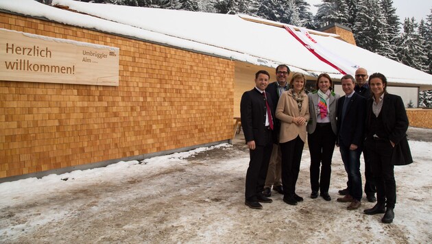 Im Dezember 2015 wurde die neue Umbrüggler Alm eröffnet. Sie sei ein Erfolgsprojekt, betonen die damals Verantwortlichen. (Bild: Medienservice Stadt Innsbruck)