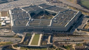 Im Pentagon arbeitet man offenbar an täuschend echten Deepfake-Internetnutzern. (Bild: stock.adobe.com)