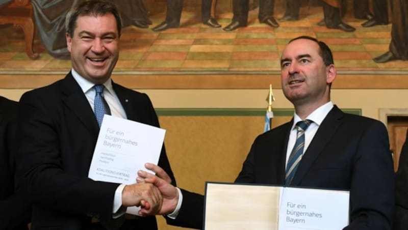 Ministerpräsident Markus Söder und Vizeregierungschef Hubert Aiwanger (Bild: AFP)