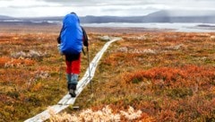 Der „Jakobsweg“ ist ein europäischer Pilderpfad – er führt nach Santiago de Compostela in Spanien. (Bild: ©Jens Ottoson - stock.adobe.com)