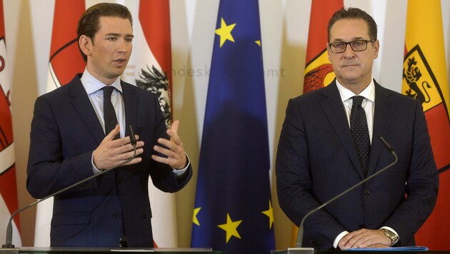 Bundeskanzler Kurz (ÖVP) und Vizekanzler Strache (FPÖ) nach dem Ministerrat (Bild: APA/HERBERT PFARRHOFER)