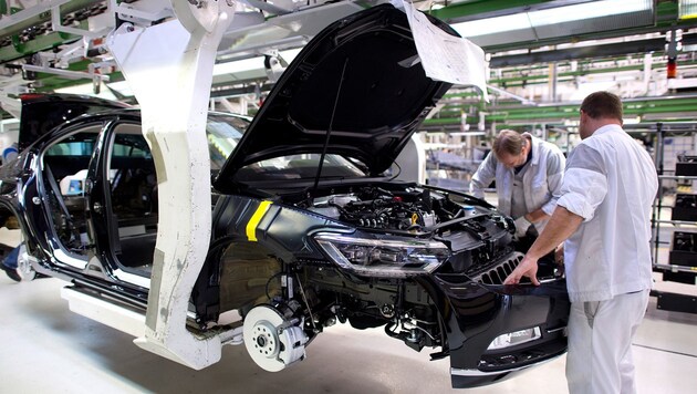Wycofywanie VW Passata jest powodem dwudniowego przestoju produkcyjnego w fabryce VW w Emden. (Bild: Volkswagen)