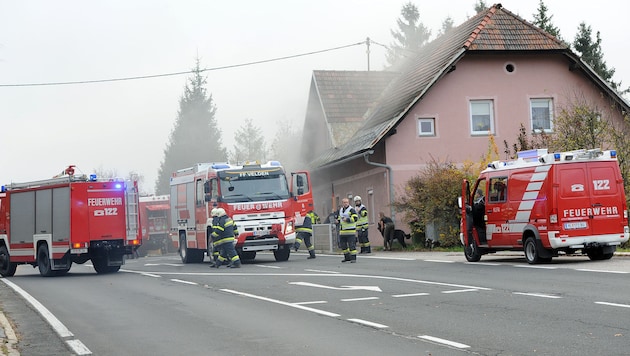 Acht Feuerwehren waren in Wernberg im Einsatz (Bild: Hermann Sobe)