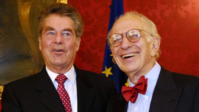 Eric Kandel mit dem damaligen Bundespräsidenten Heinz Fischer im Jahr 2006 (Bild: AFP/Samuel Kubani)