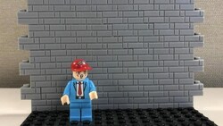 Da schaut nicht nur die Lego-Figur grantig: Zum zweiten Mal muss ein Kärntner als Seriengroßbetrüger vor Gericht - er verkauft die begehrten Klemmbausteine, liefert aber nichts oder gar nur Sand! (Bild: keepandbear.com)