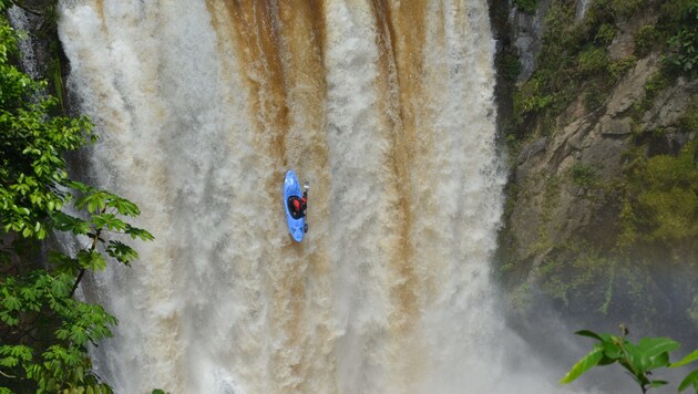 Paddeln am Limit! Kanute Mario Leitner bezwang den Wasserfall „Tomata I“ in Mexiko. (Bild: ZVG)