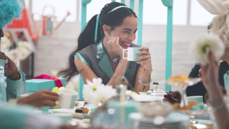 Teeparty mit Zoe Kravitz (Bild: Tiffany & Co.)